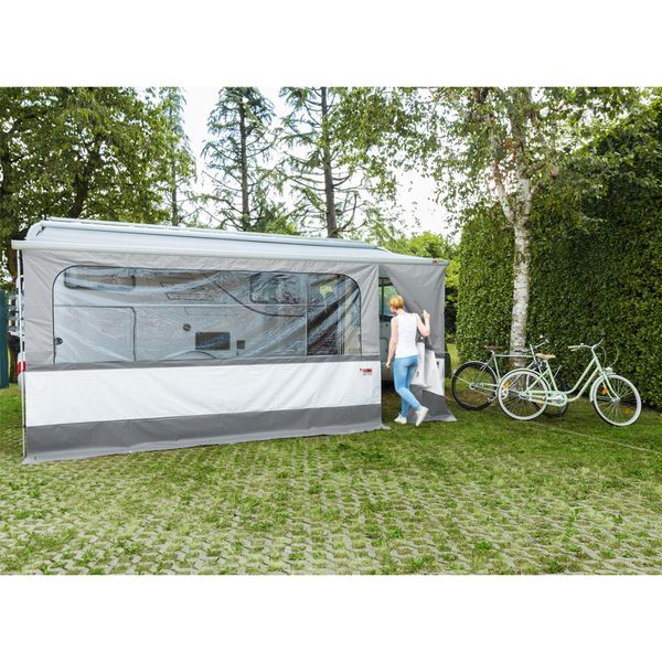 Blocker Pro 100 * - Fiamma panels and enclosures for caravans and motorhomes, designed to create shaded, sheltered outdoor living spaces - My Fiamma