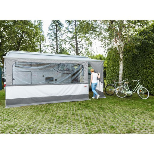 Blocker Pro 100 * - Fiamma panels and enclosures for caravans and motorhomes, designed to create shaded, sheltered outdoor living spaces - My Fiamma