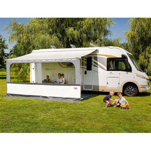 Blocker Pro 500 - Fiamma panels and enclosures for caravans and motorhomes, designed to create shaded, sheltered outdoor living spaces - My Fiamma