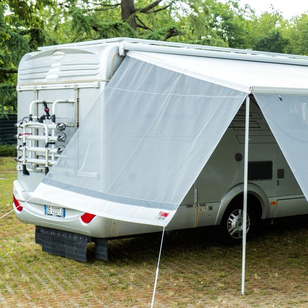 Sun View Side CaravanStore / F35 - Fiamma panels and enclosures for caravans and motorhomes, designed to create shaded, sheltered outdoor living spaces - My Fiamma