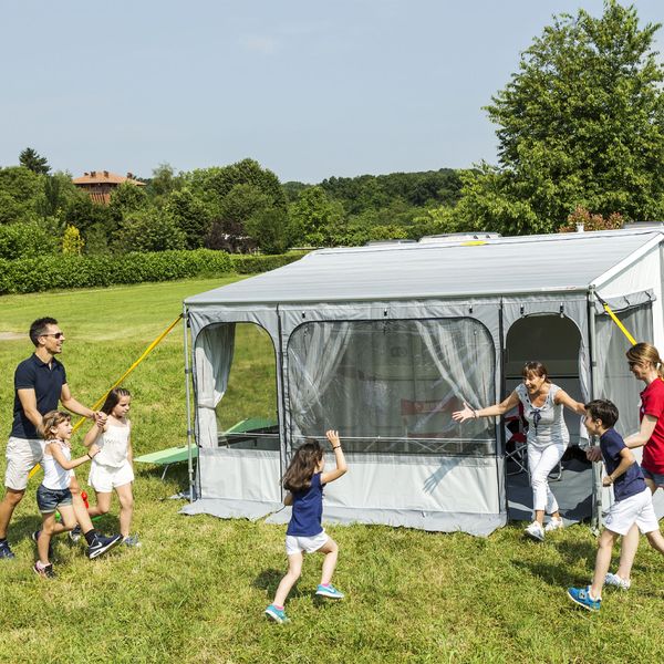 Front Panel E (310 cm) - Fiamma panels and enclosures for caravans and motorhomes, designed to create shaded, sheltered outdoor living spaces - My Fiamma